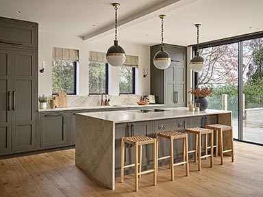 Et Lorem kitchen diner highlighting the kitchen island.